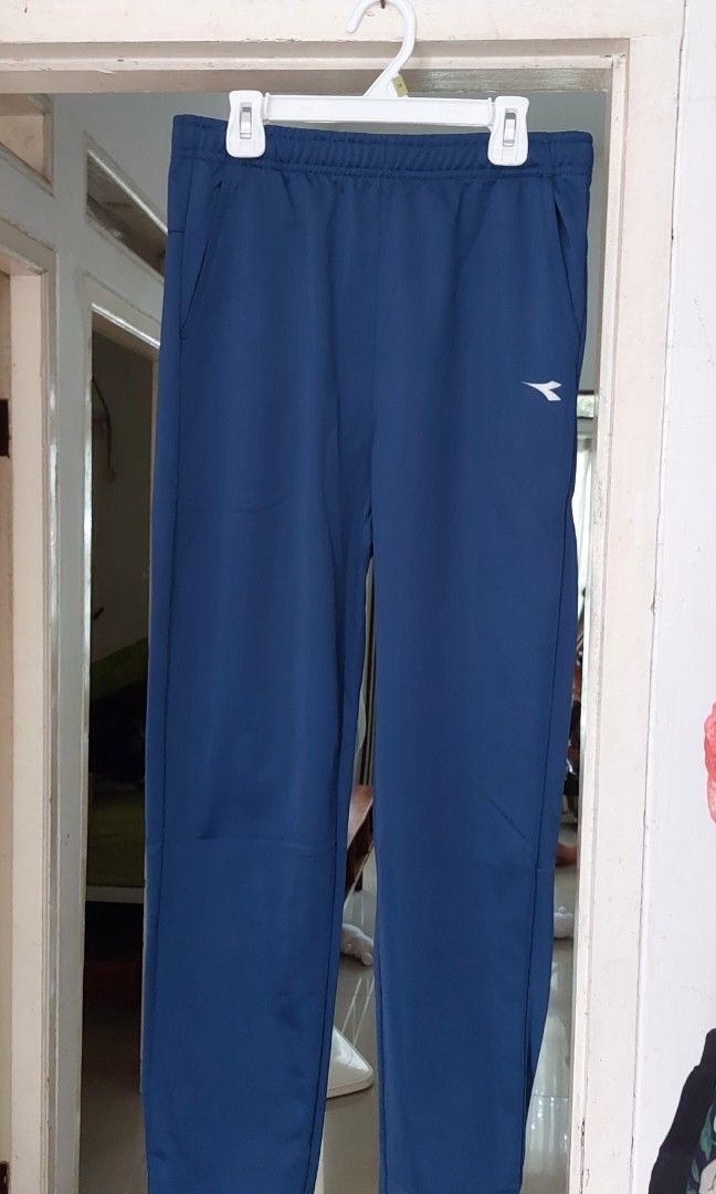 Celana Olahraga