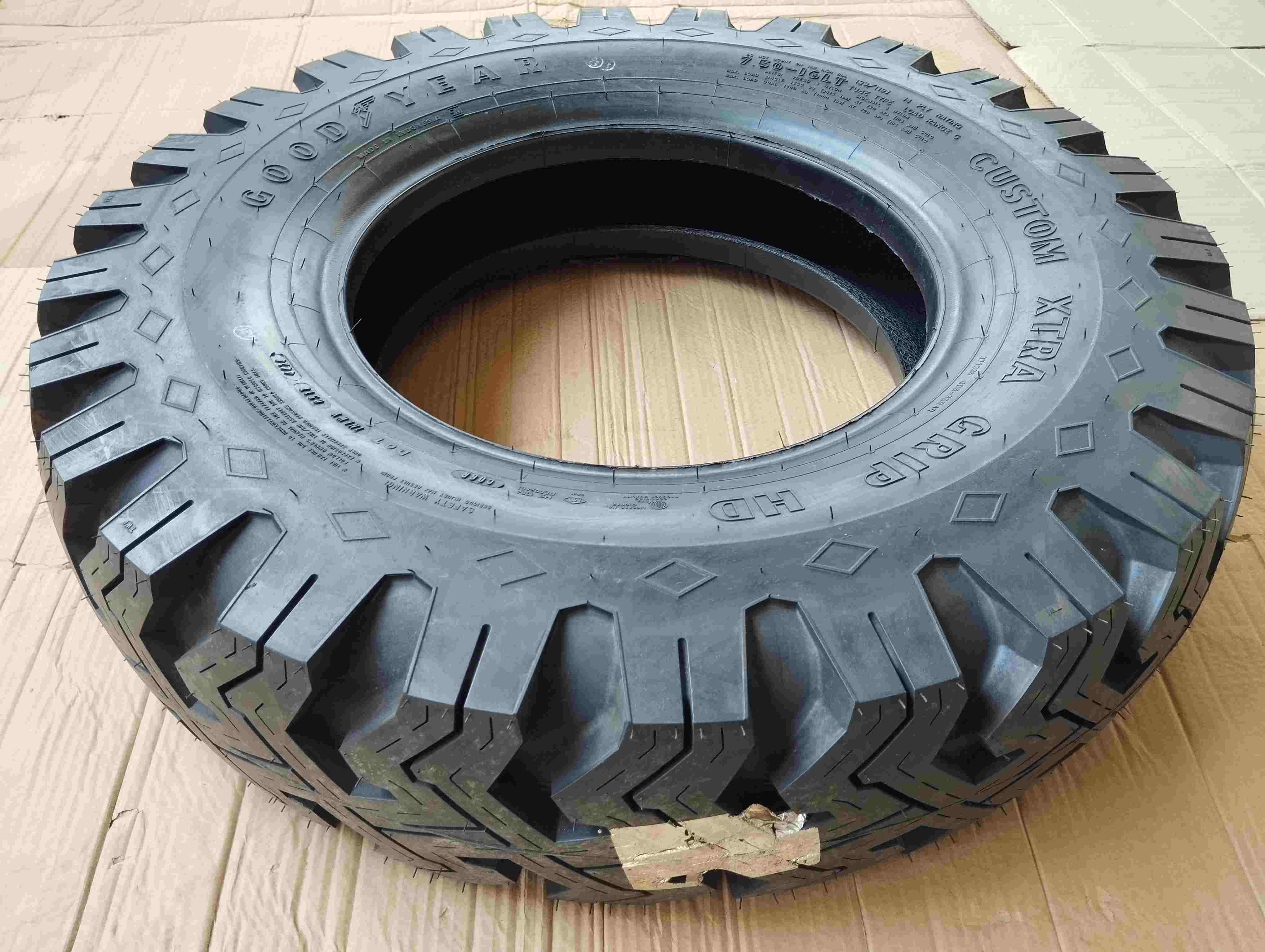 Ban Luar 7.50-16 Goodyear Xtra Grip