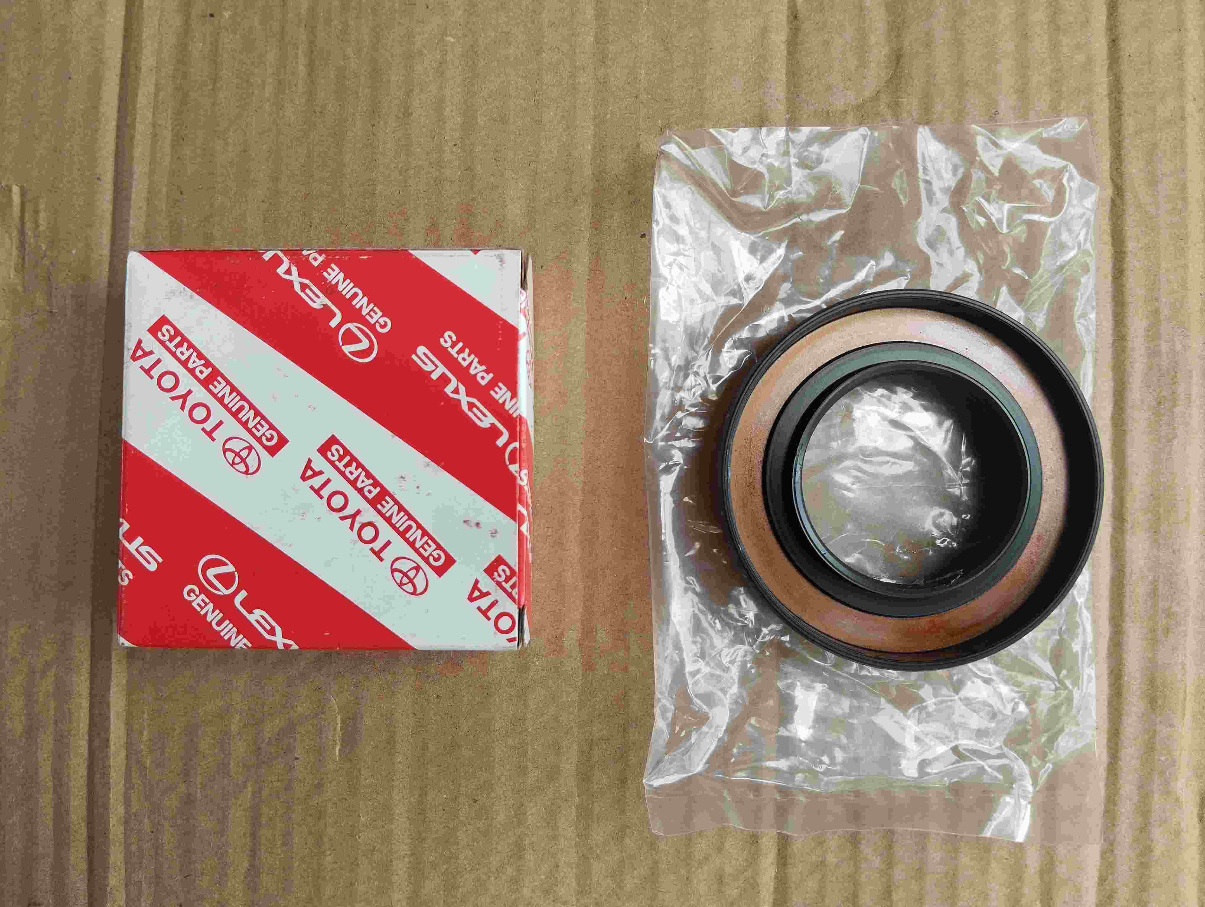 Seal As Roda Depan Hilux Genuine