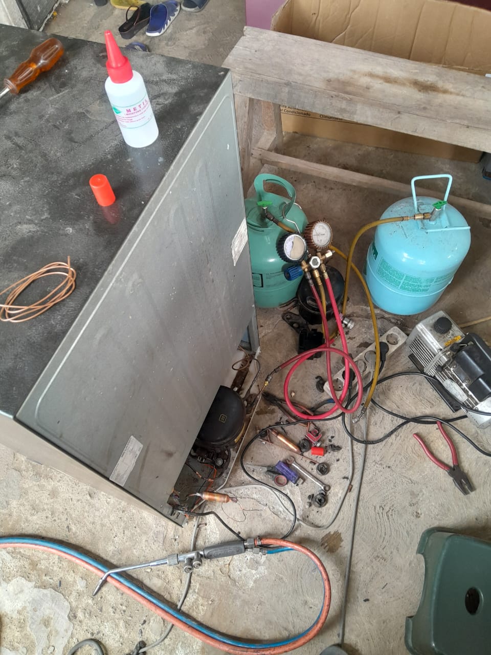 Jasa Pembersihan Unit Kulkas