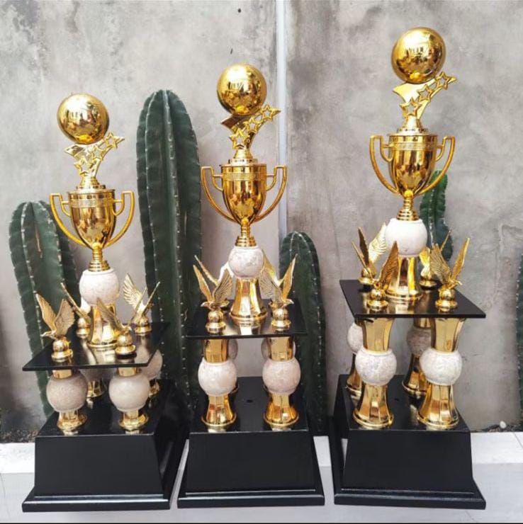 PIALA BESAR