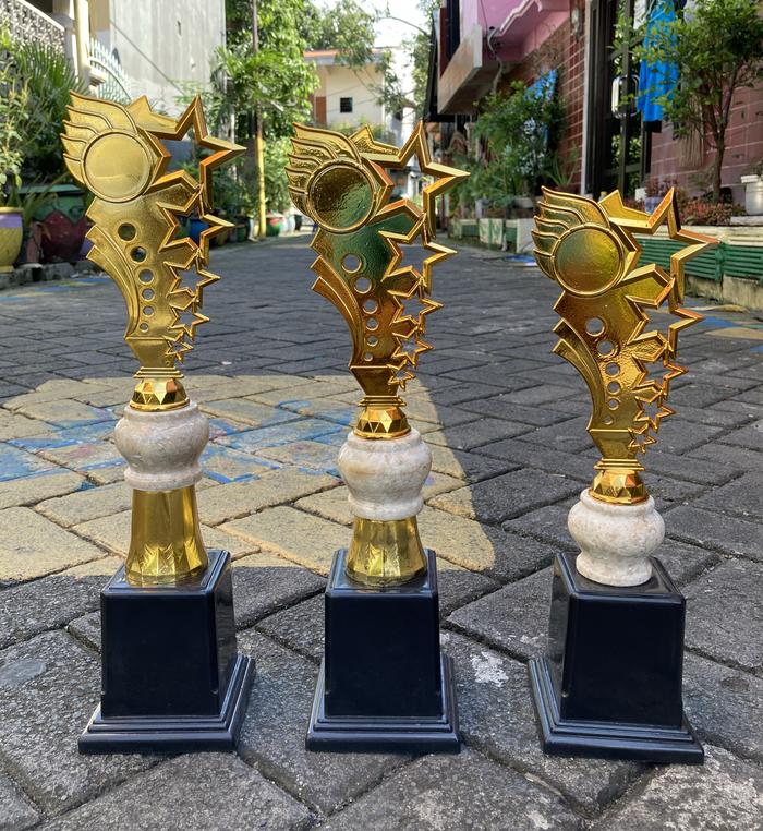 Piala/Tropy