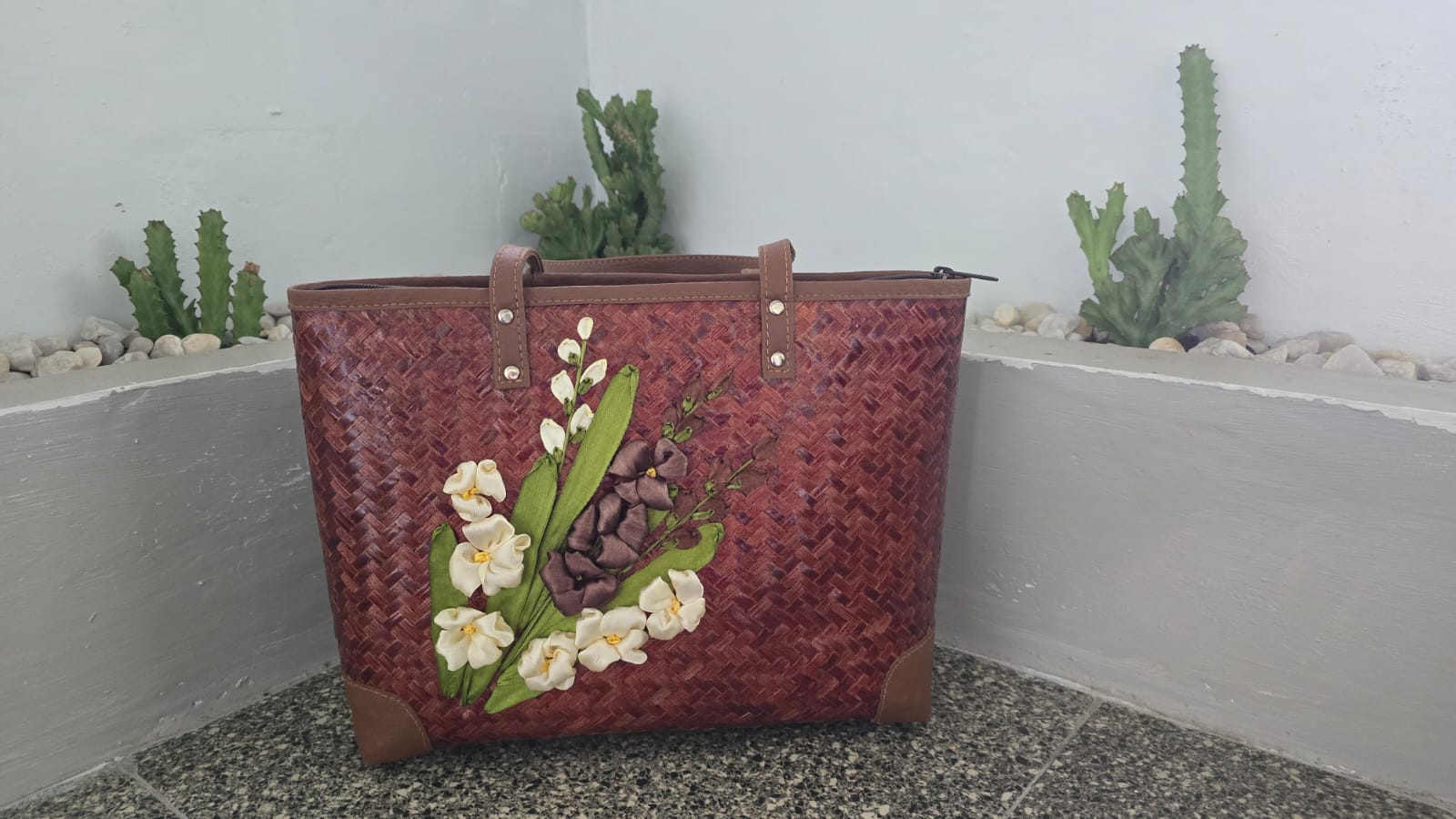 Tas bambu sulam