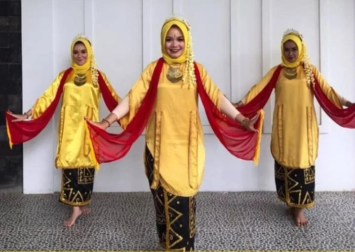 SEWA KOSTUM TARI KLASIK BANJAR