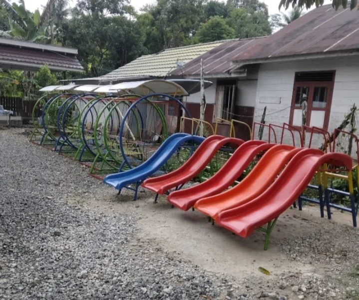 mainan anak perosotan ayunan jungkitan dll