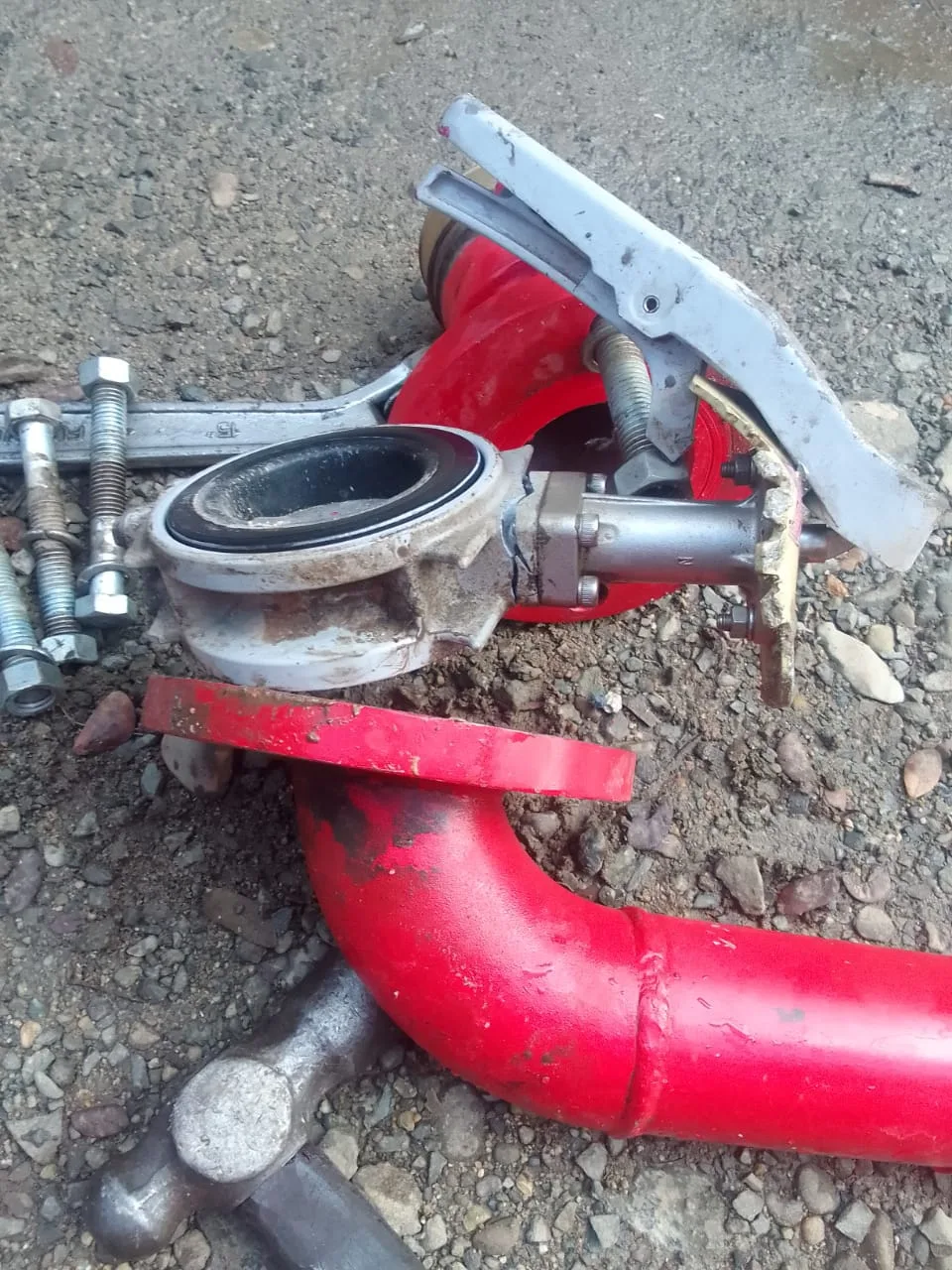 Servis Perbaikan Pipa Mobil Pemadam Kebakaran