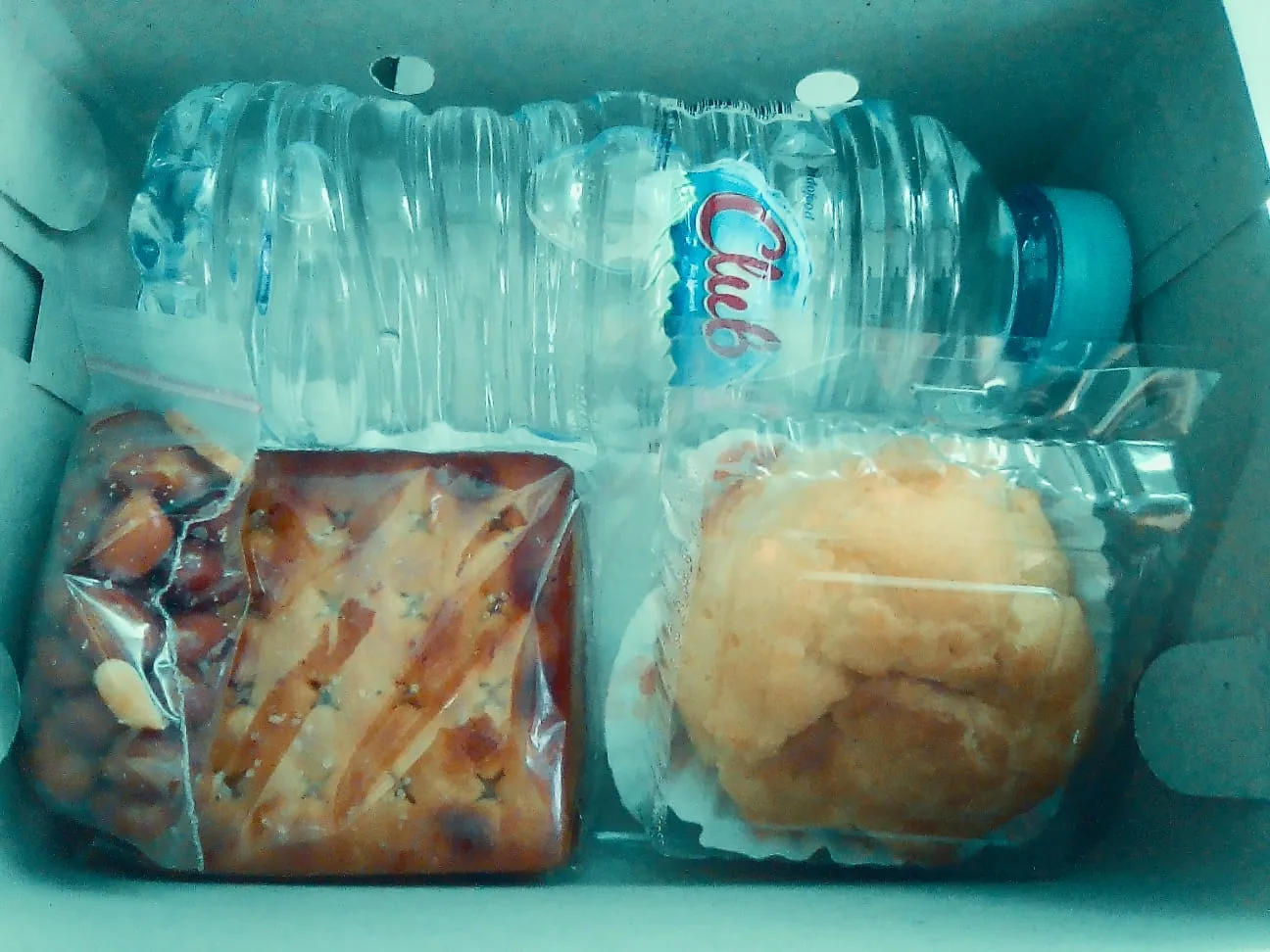 PAKET SNACK 2 (AIR MINERAL+KACANG+GABIN MANIS+SUS)