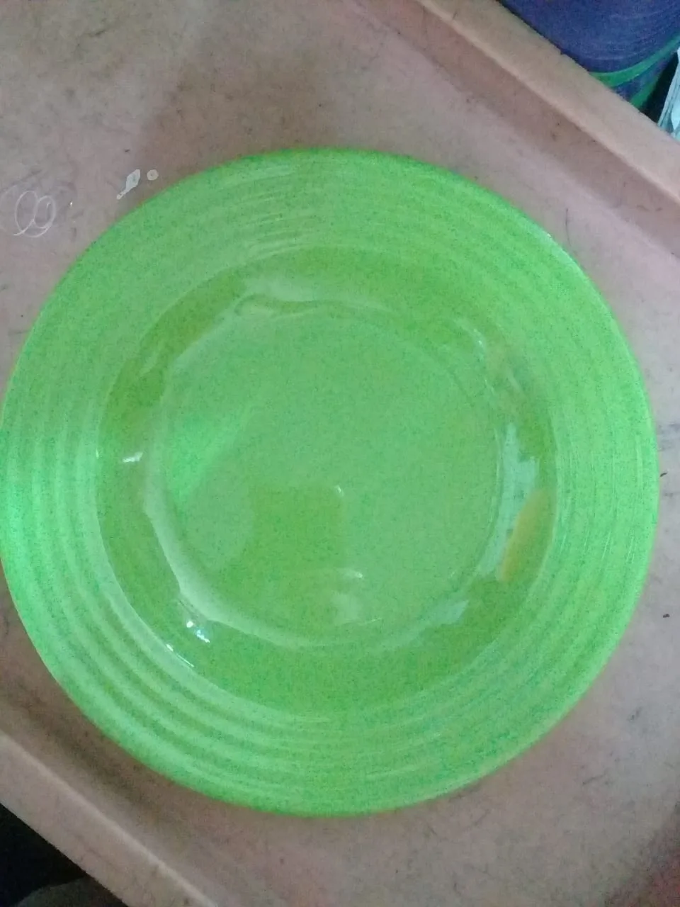 Piring melamin hijau