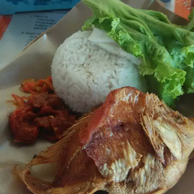 Nasi Kotak Nila Goreng