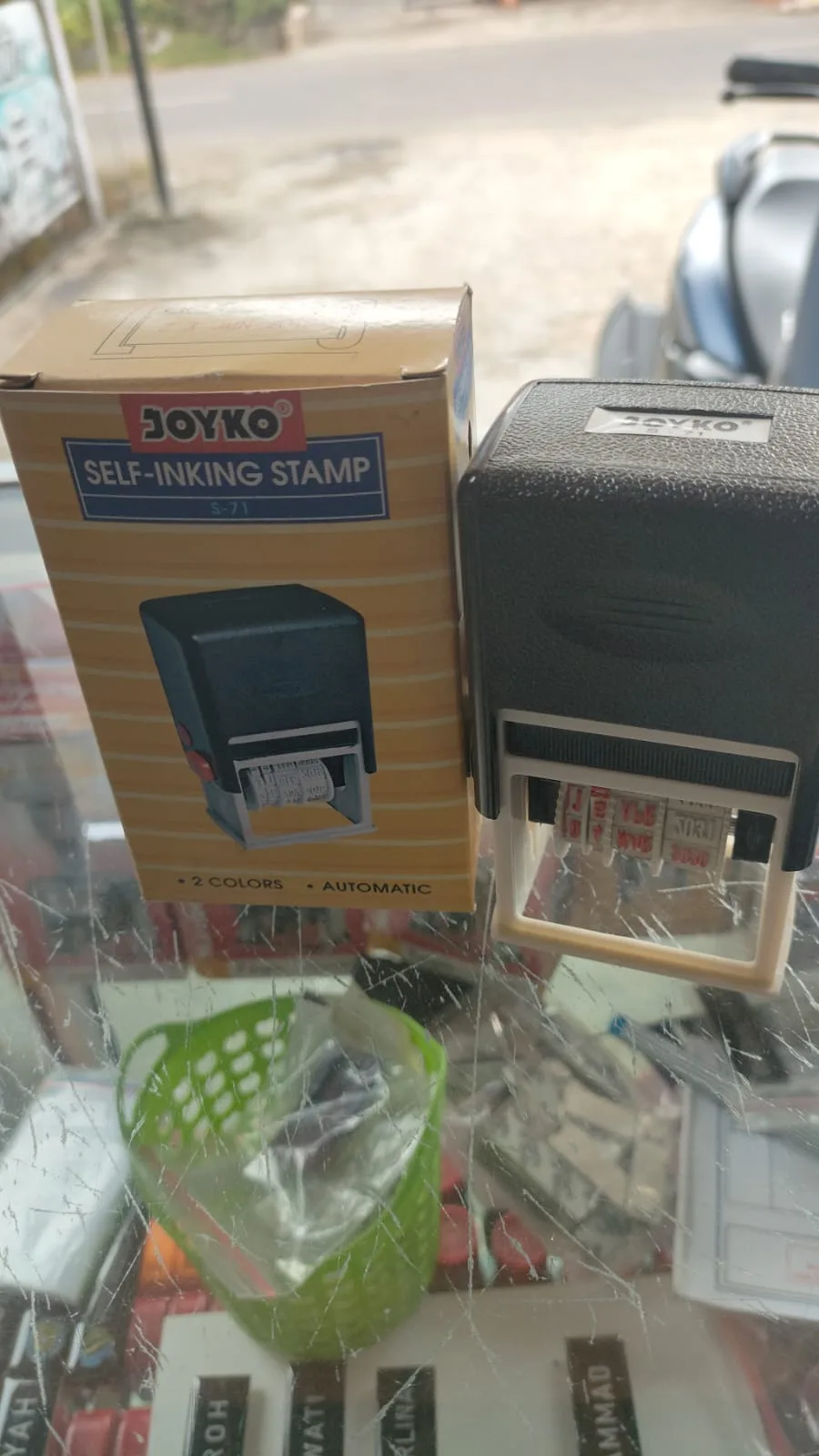 stempel Lunas dan tanggal otomatis