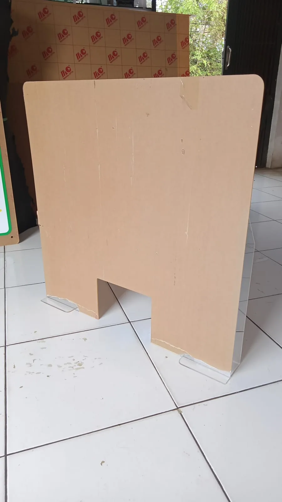 Sekat Meja Akrilik