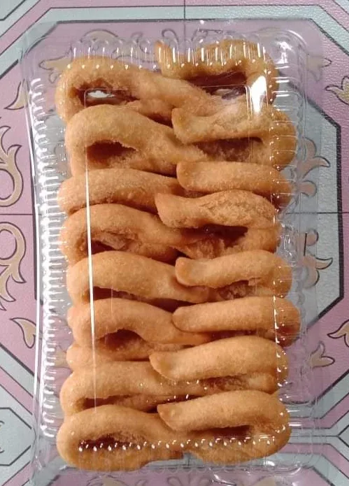 KUE KACAK PINGGANG / ANGKA 8