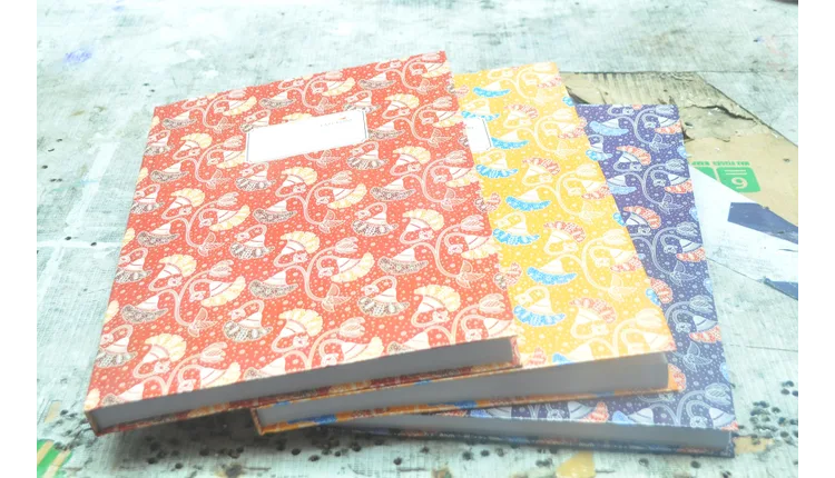 BUKU BERGARIS