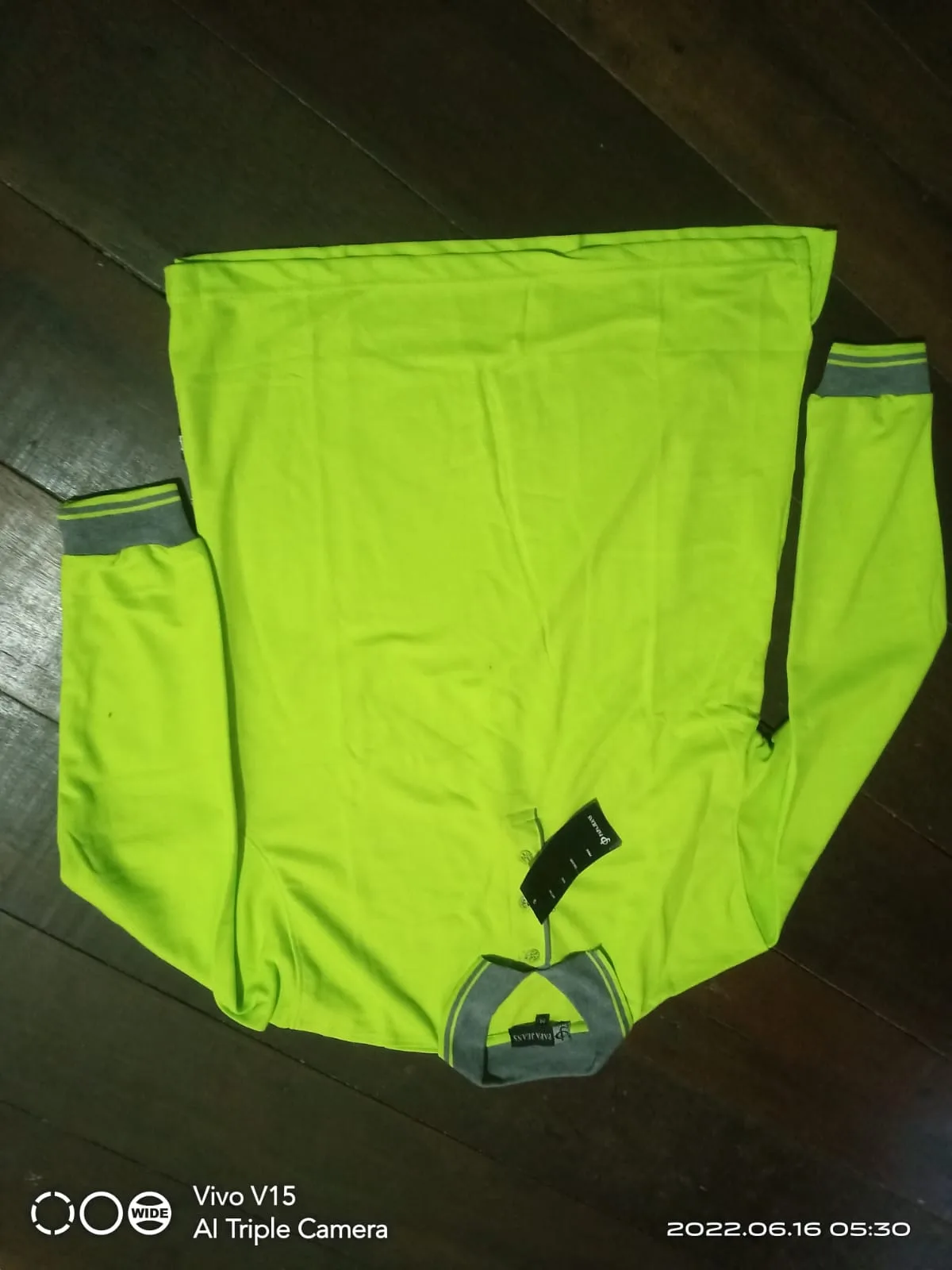 Baju olahraga