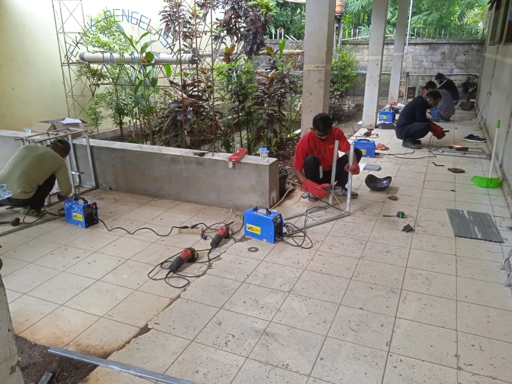 PELATIHAN PENGELASAN