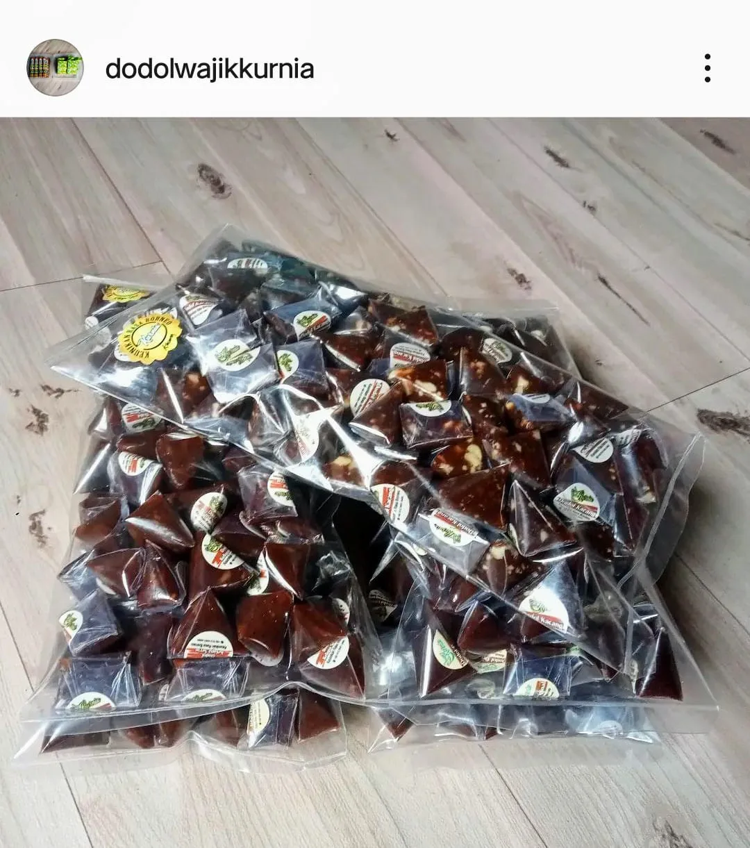 Dodol & Wajik KURNIA / +62 812 5451 4400