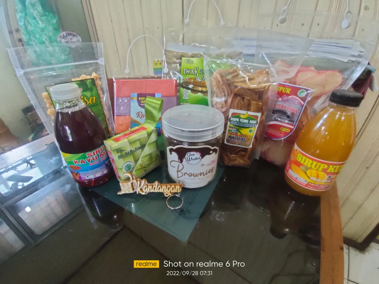 PAKET OLEH - OLEH