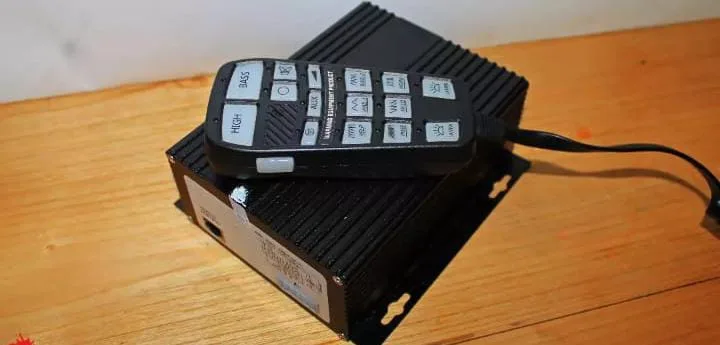 AMPILIFIER HANDLE SIRINE DAN LAMPU ROTARY IC WHELEN