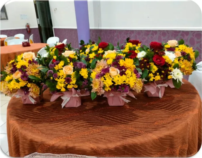 PAKET DEKOR RUANGAN/AULA KECIL/SEDANG DENGAN BUNGA HIDUP