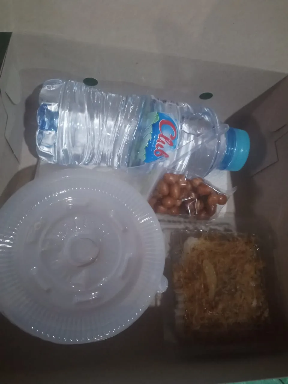 PAKET SNACK 4 (AIR MINERAL+KACANG+PUDING+KETAN INTI KELAPA)