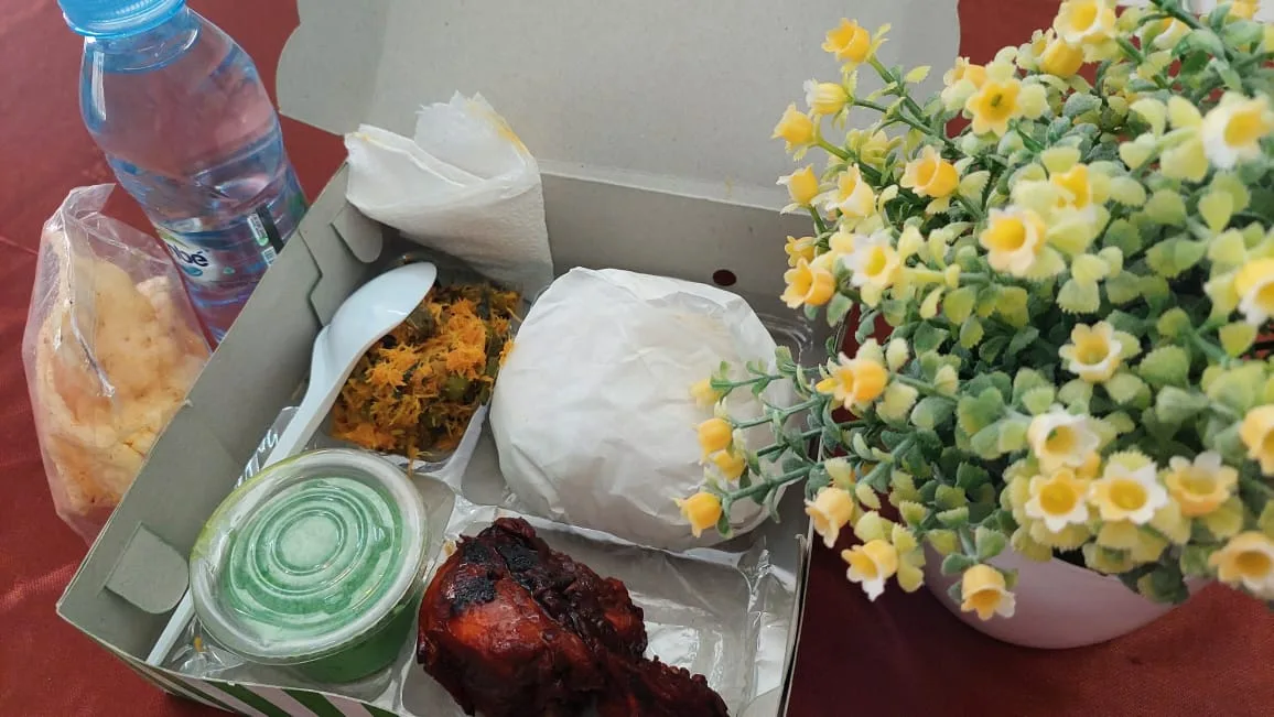 Nasi kotak dan minuman