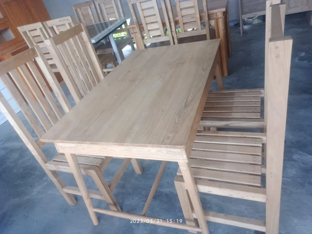 Meja Makan