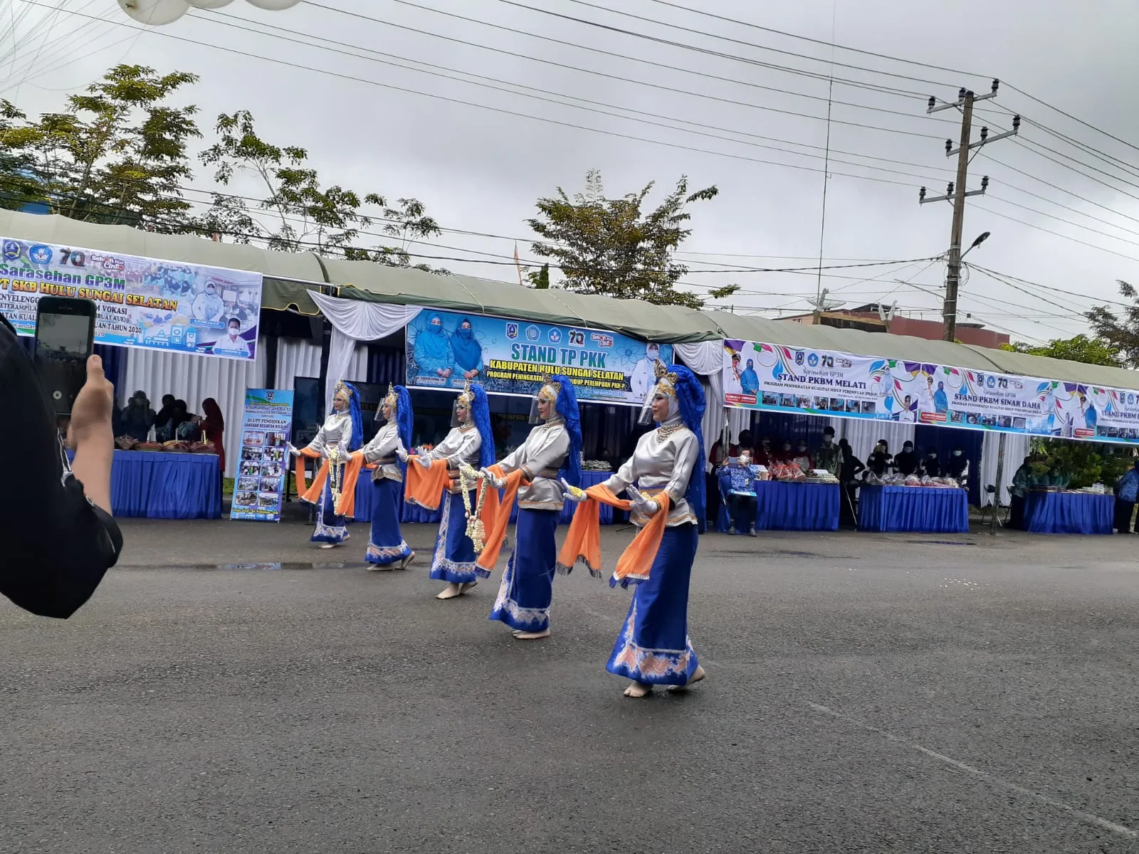 TARI AGUK KAMBANG (IRINGAN MP3)