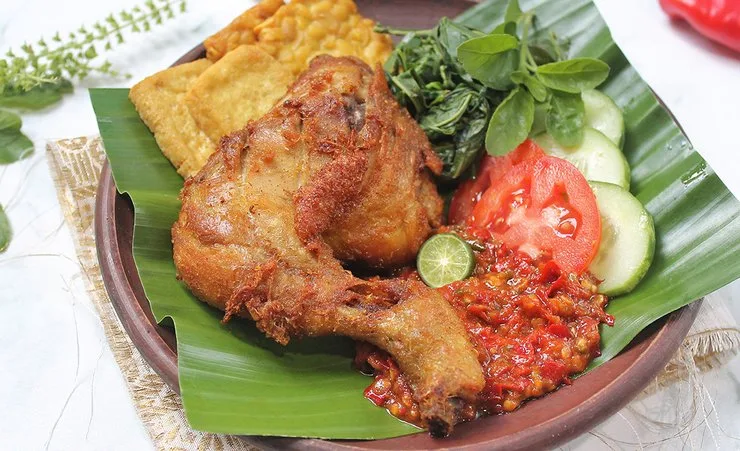 Nasi Kotak Ayam Penyet