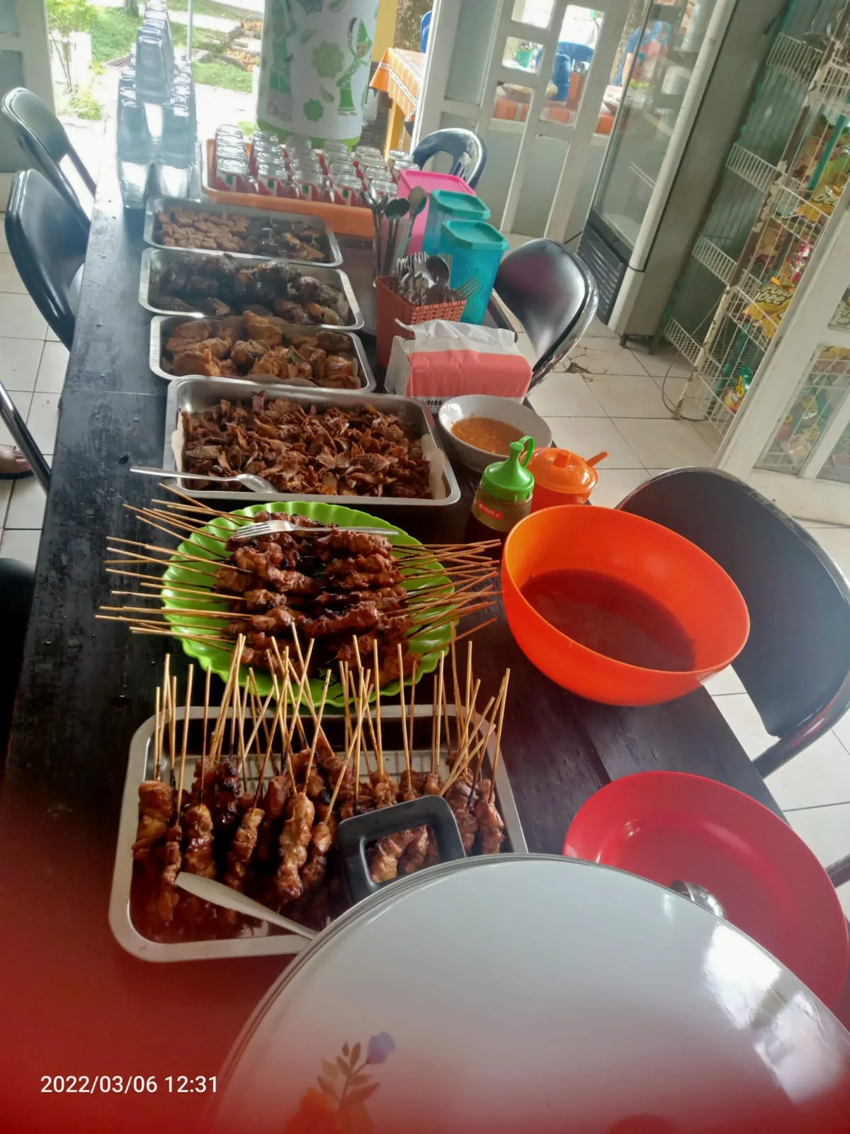 Makan Prasmanan Paket 30 Ribu Per Porsi