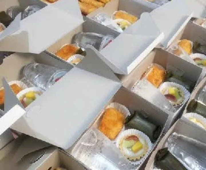 Paket snack kotak