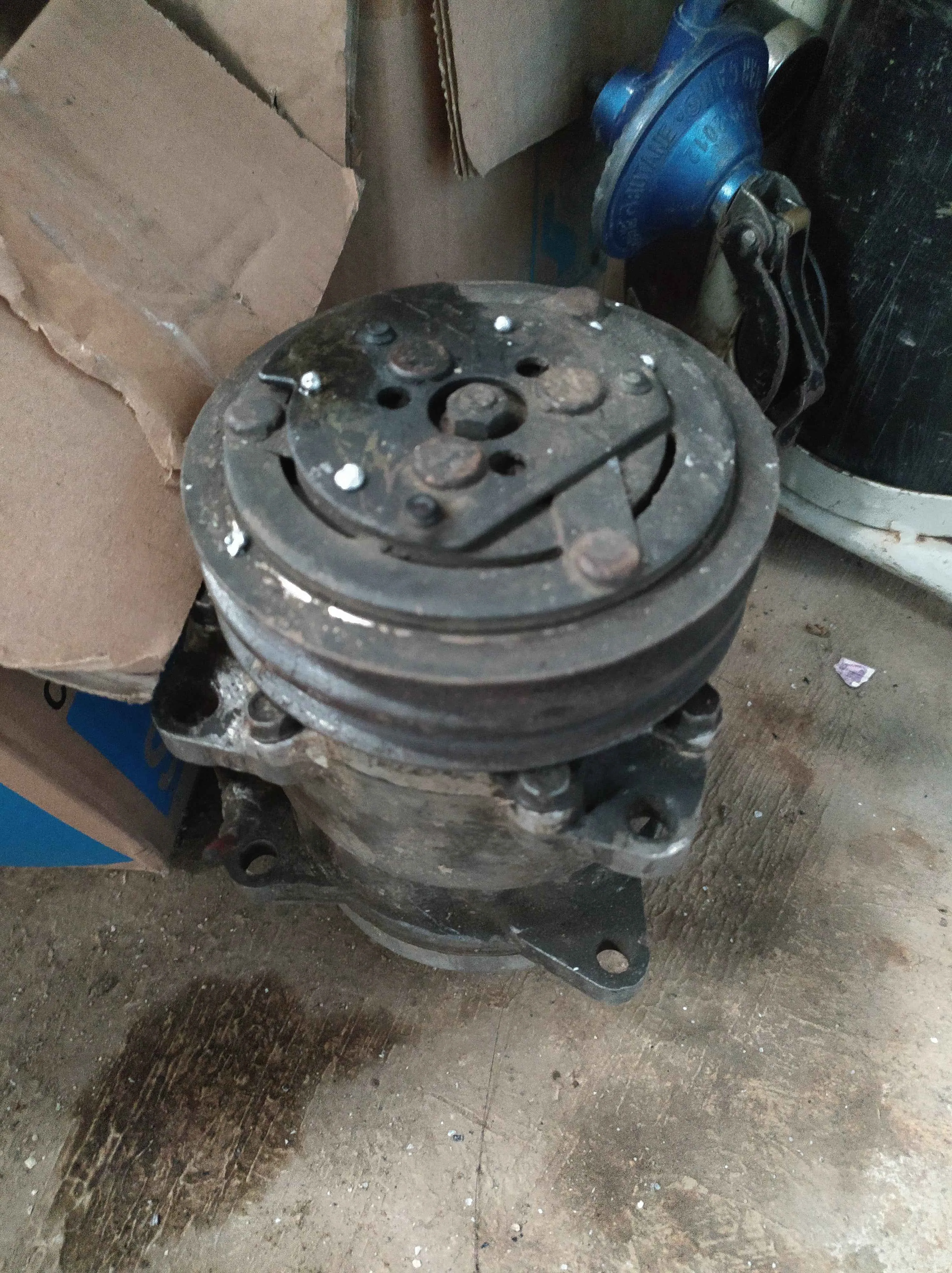 Servis kompressor ac mobil