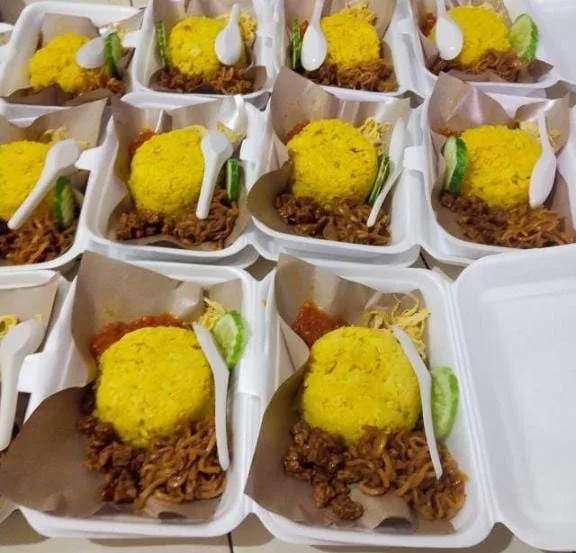 nasi kuning ayam madu