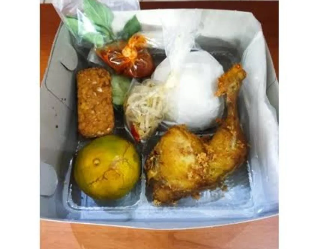 NASI + AYAM + Sayur + Buah (OPTIONAL)