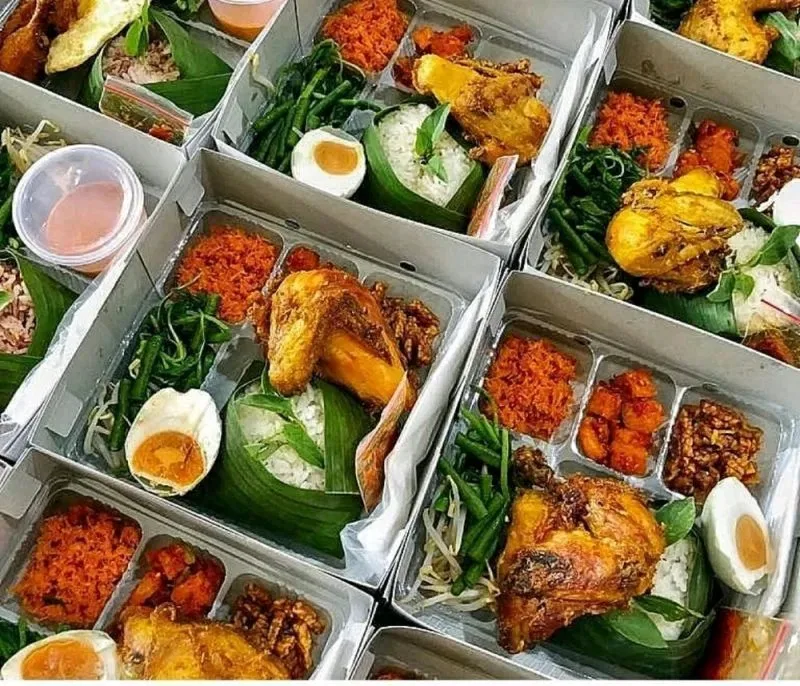 Nasi putih / nasi uduk Paket lengkap
