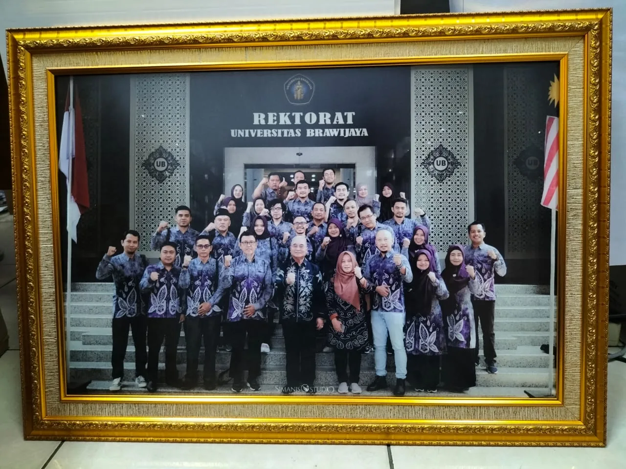 BINGKAI EMASI 3CM UK BESAR