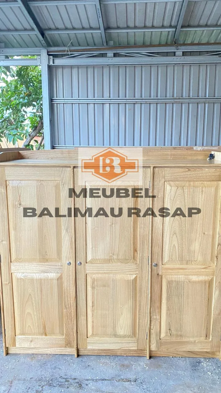 Lemari Tanggung 3 Pintu (Meubel Balimau Rasap)