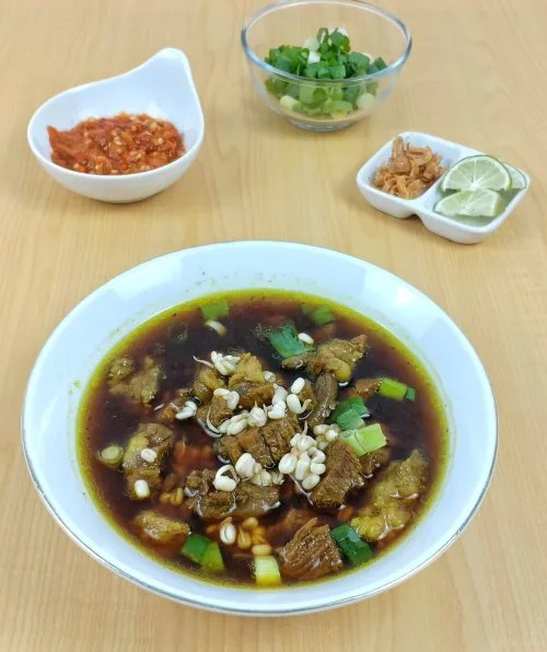 Nasi Rawon, Soto Lamongan dan berbagai macam masakan kuah