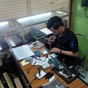 Service komputer