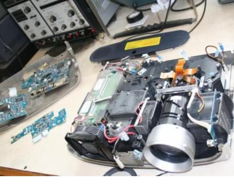 Pemeliharaan/Servis LCD