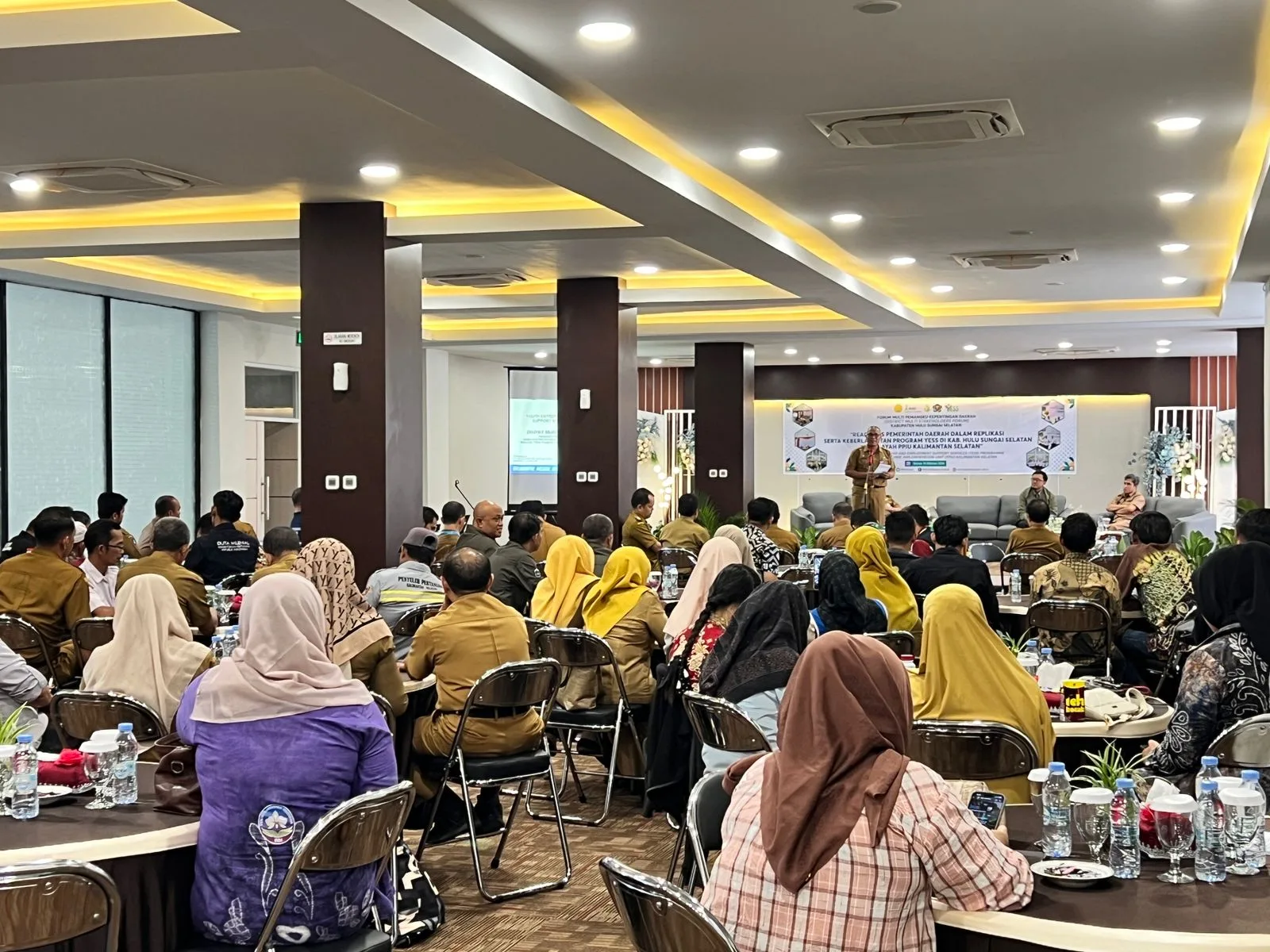 PAKET MEETING