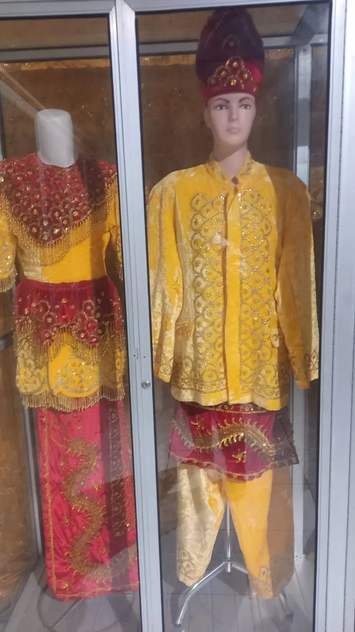 (Baju Pengantin Banjar) Benda bernilai seni dan kebudayaan
