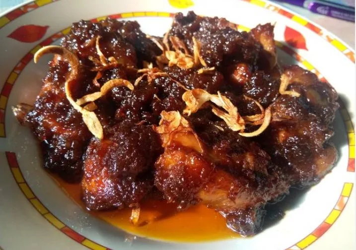Ayam masak boom (ayam bakuhup)