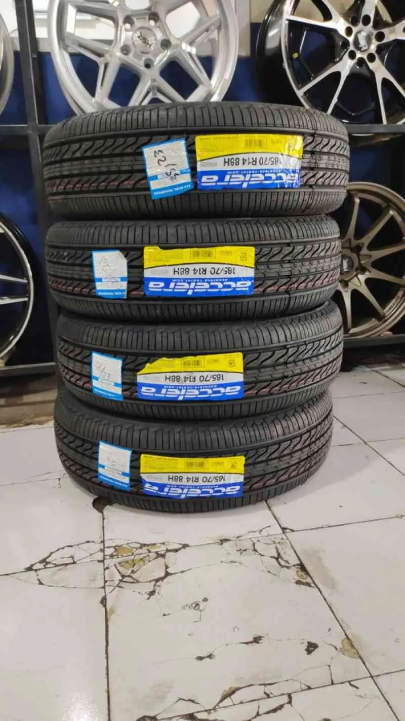 Ban Bridgestone Dueler D689 235/75 R15 Elf