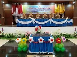dekorasi acara resmi pelantikan di kantor dengan ukuran 8 meter lebar 4 meter