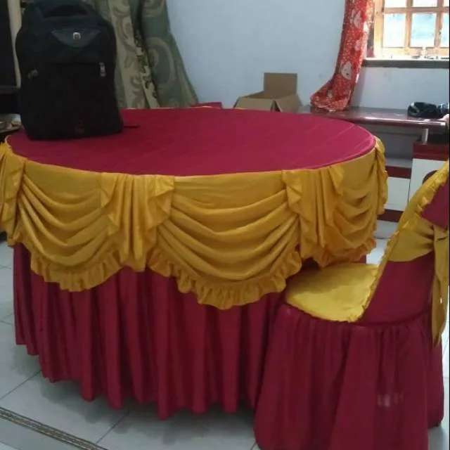 meja makan untuk acara resmi