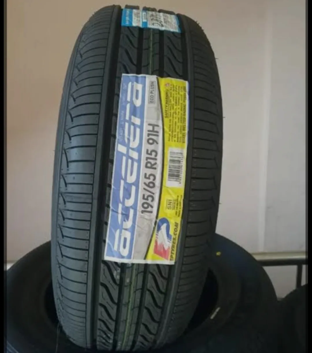 Ban Accelera 195 65 R15