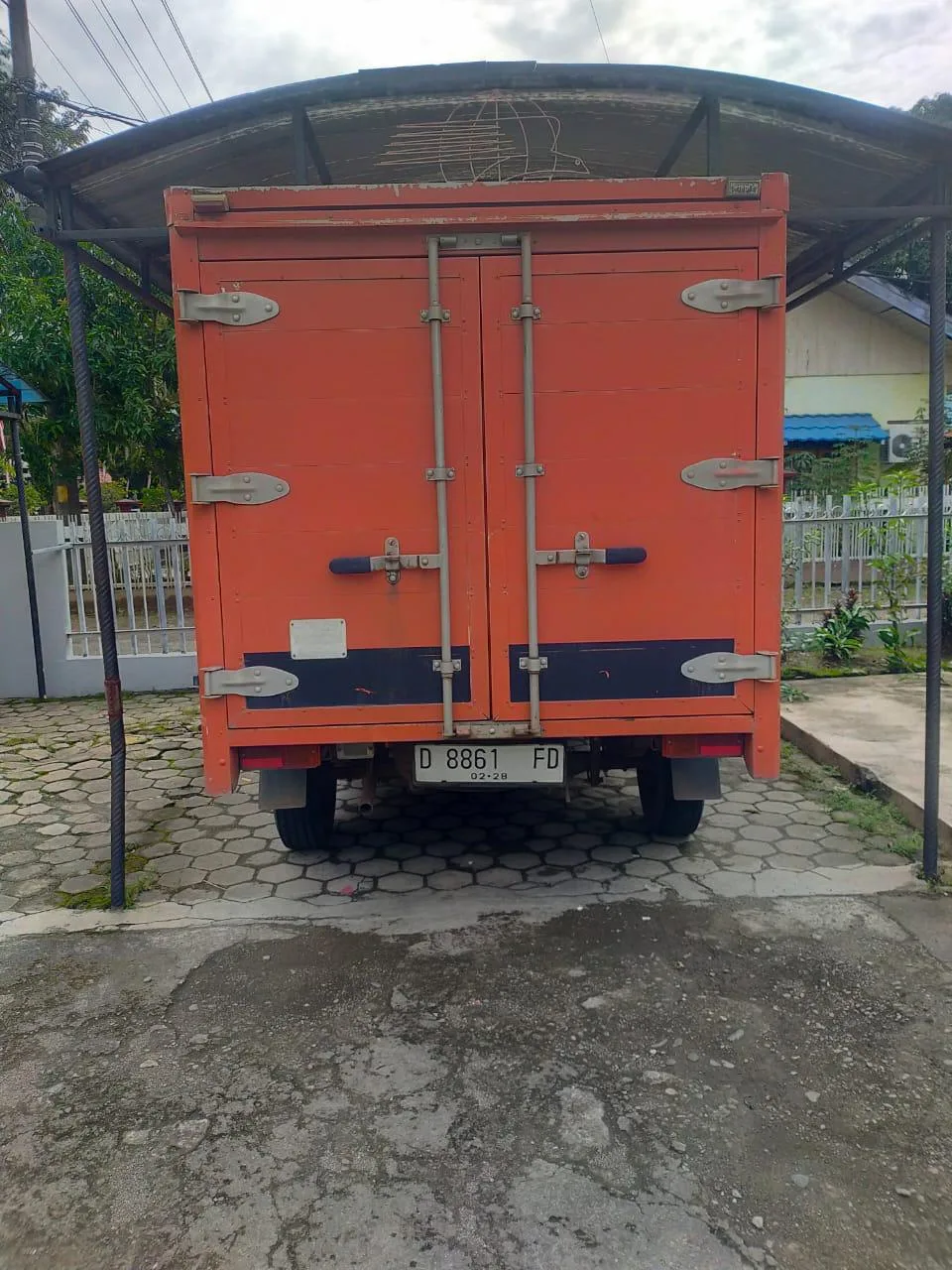JASA ANGKUTAN LOGISTIK LOKAL