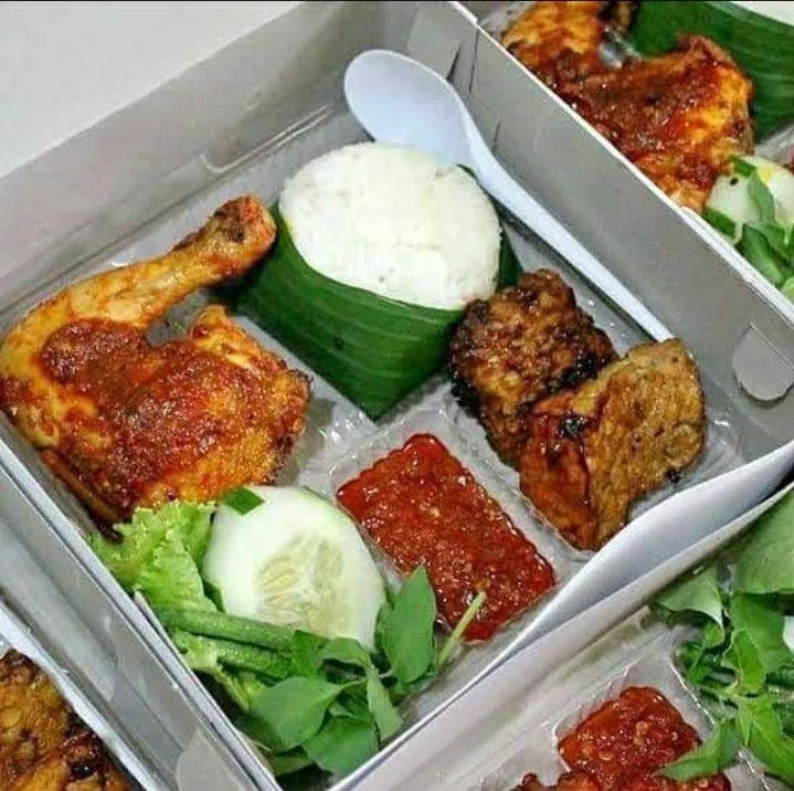 1. Nasi Kotak Komplit+