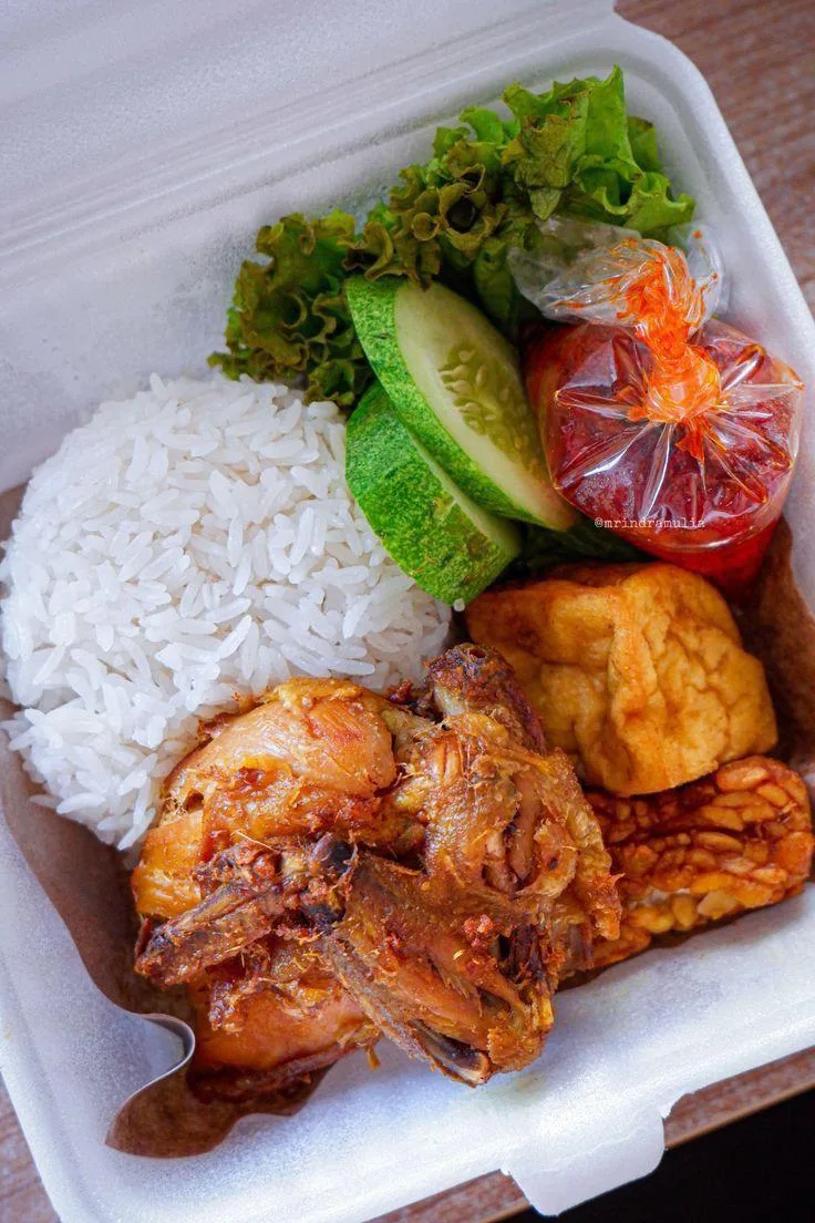 2. Nasi Kotak