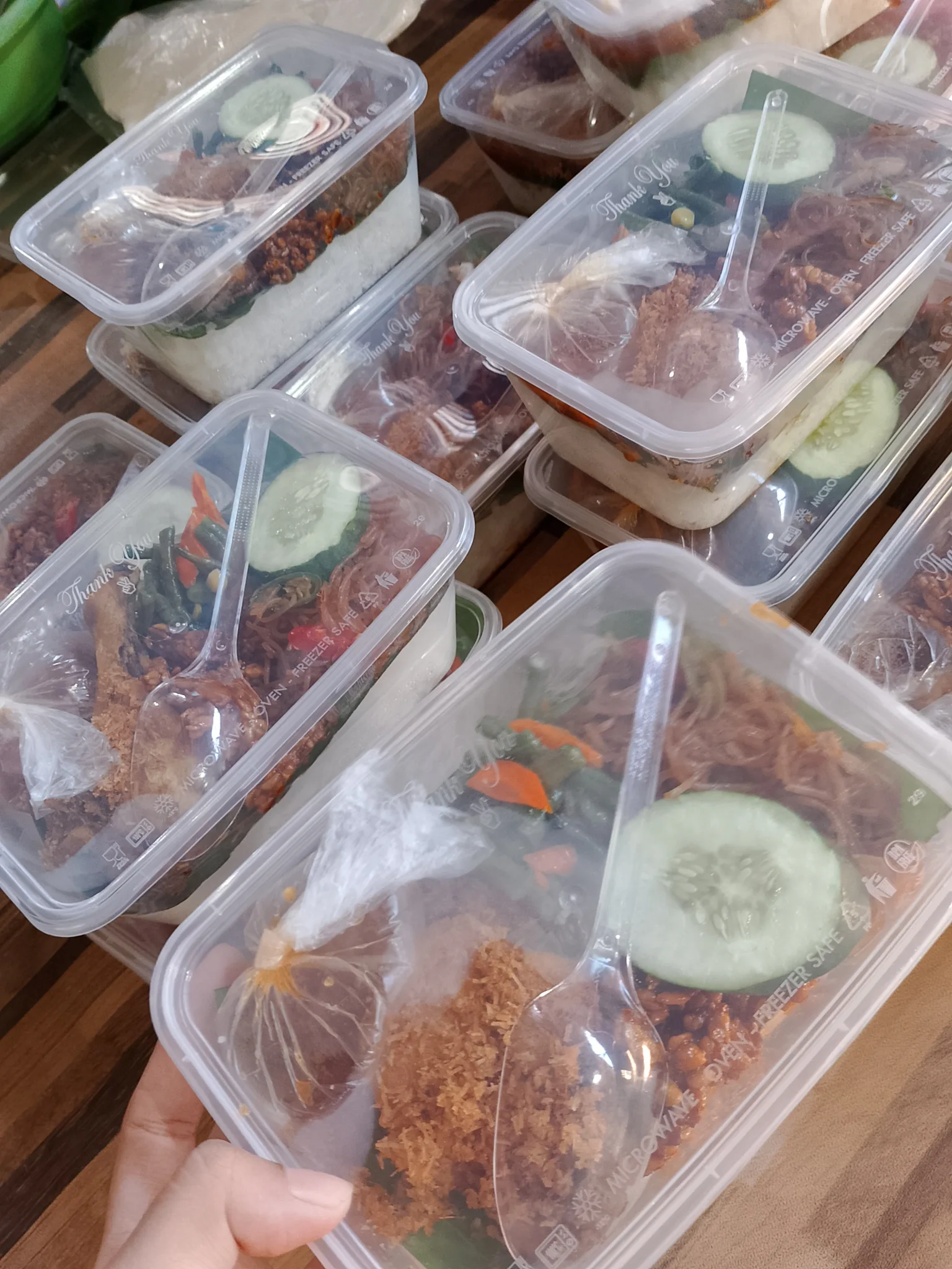 NASI CAMPUR AYAM SERUNDENG